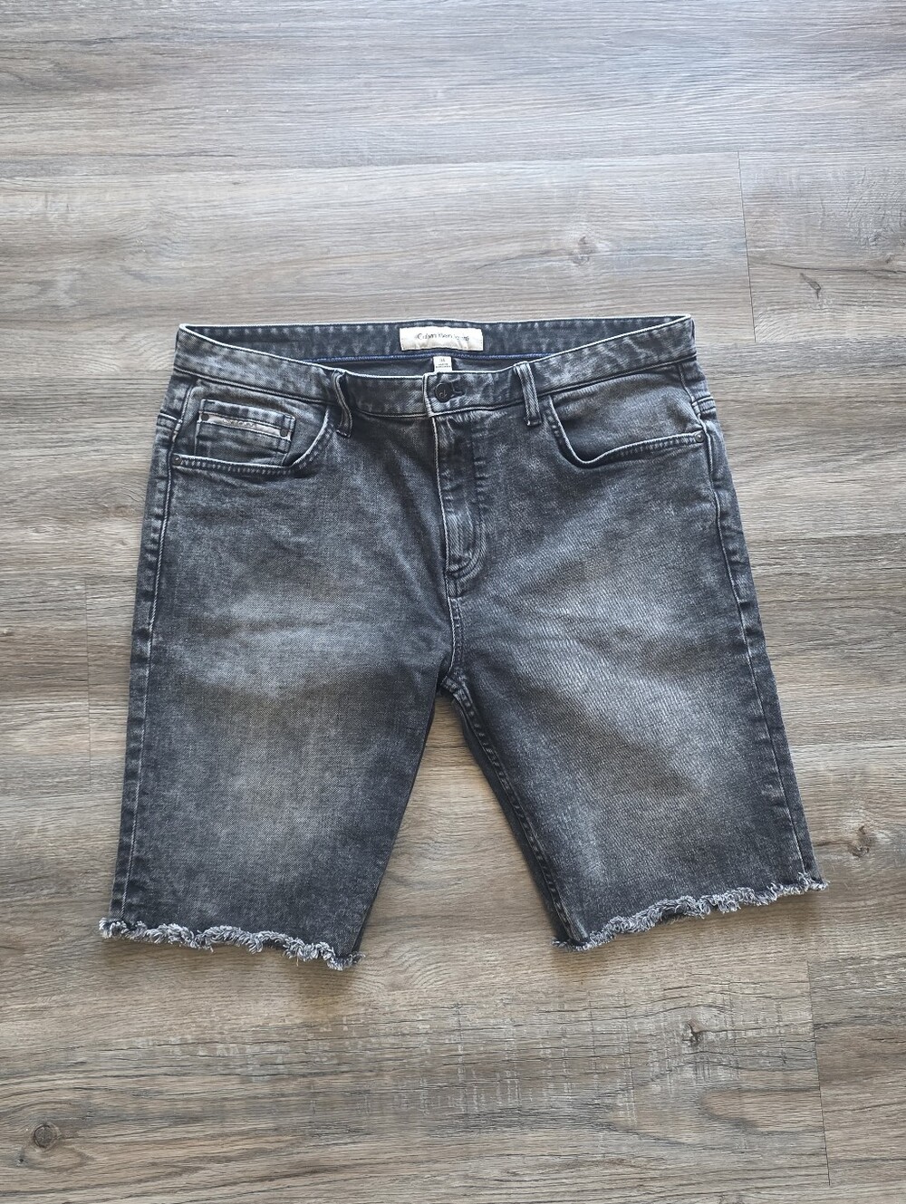 Calvin Klein Jeans Men's  Black Denim Shorts with Raw Hem Size 36